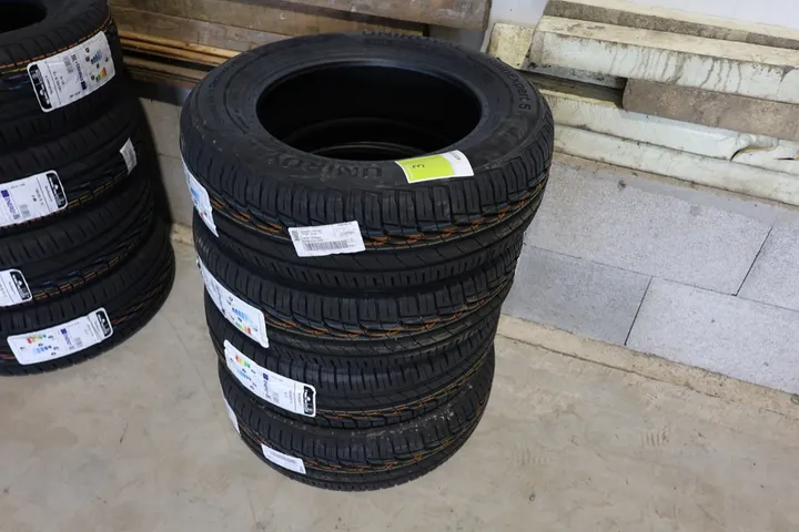 Uniroyal Reifen Set Rain Expert 5 Größe: 195/65 R 15